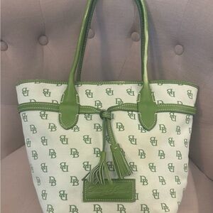 Dooney & Bourke Green and White Logo Tote (approx 11 x13)